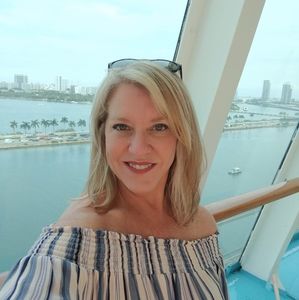 Meet your Posher, Renee